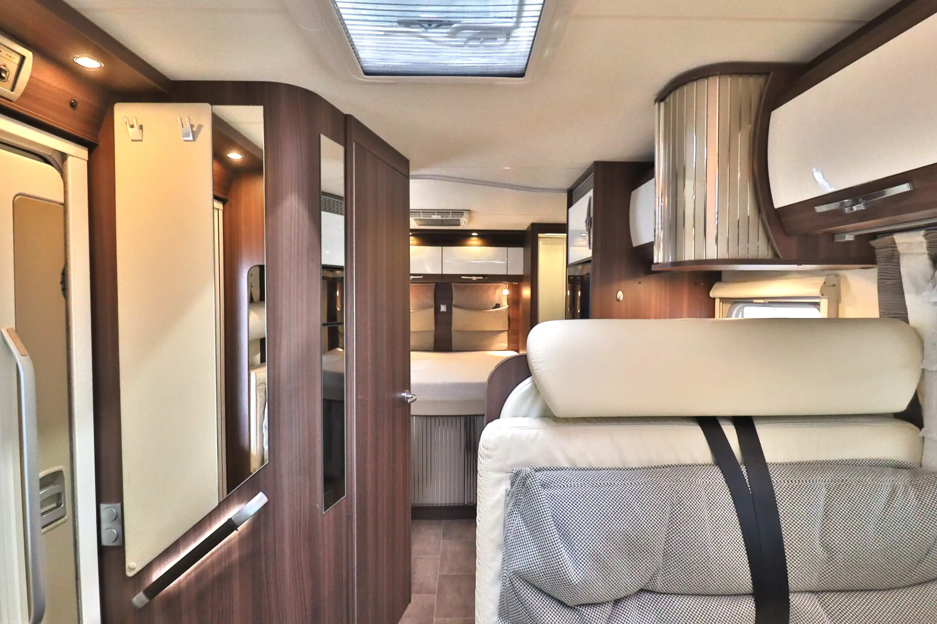 BUERSTNER Nexxo T 685 FiftyFive